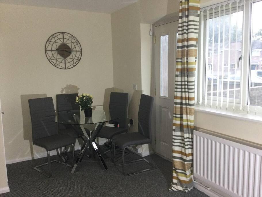 Nice Residential Within Easy Reach Of Town Manchester Bagian luar foto